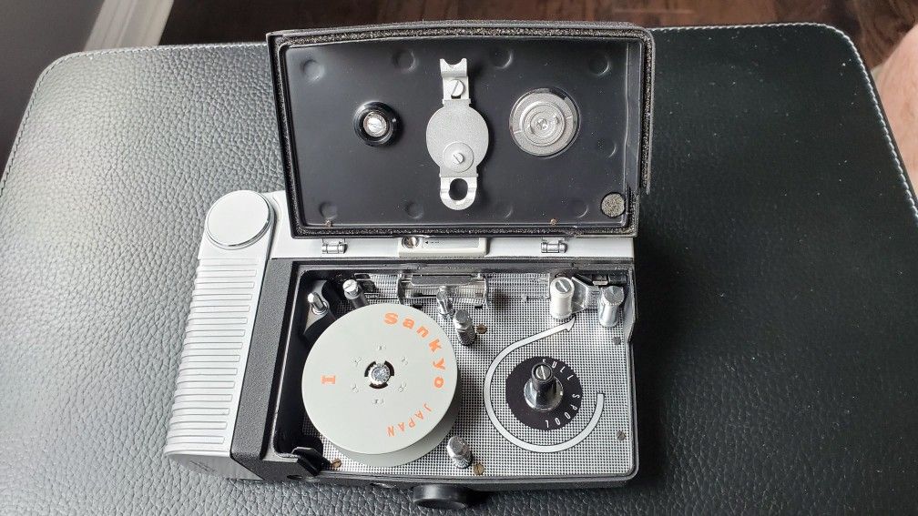 SANKYO Auto 5x Antique Vintage 1960s Movie Camera Ultra Rare Full Metal Case!