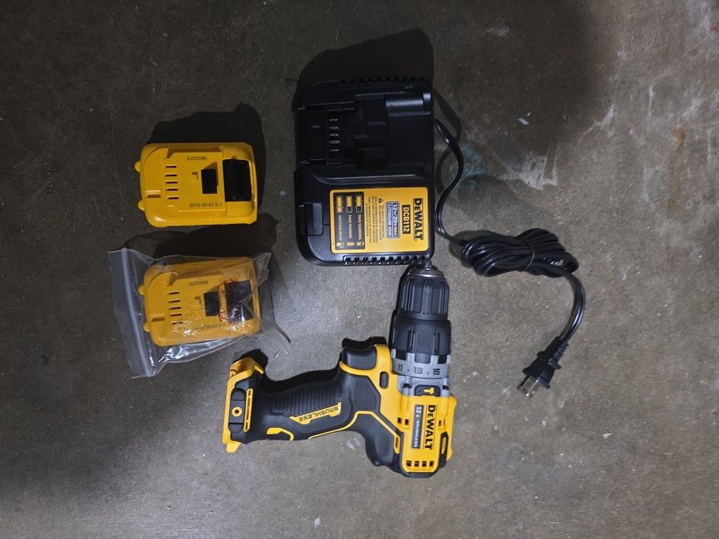 3/8 Hammer Drill Dewalt 12 Volt .. Brand New  Retail $125
