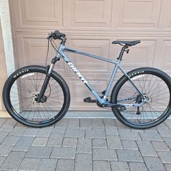 GIANT TALON 2 MOUNTAIN BIKE 29 ER LIKE NEW ( CHECK MY OTHER BIKES)
