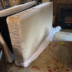 Free King Split Box Springs In Mt Tabor