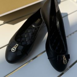 Michael Kors Black and Gold Stylish Ballet Flats size 8,5