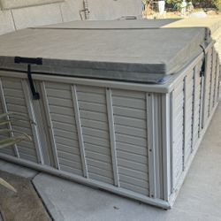 Free Hotub pick UP ASAP