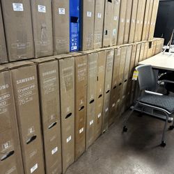 [BLACK FRIDAY] 75-Inch 4K Smart TV – Samsung