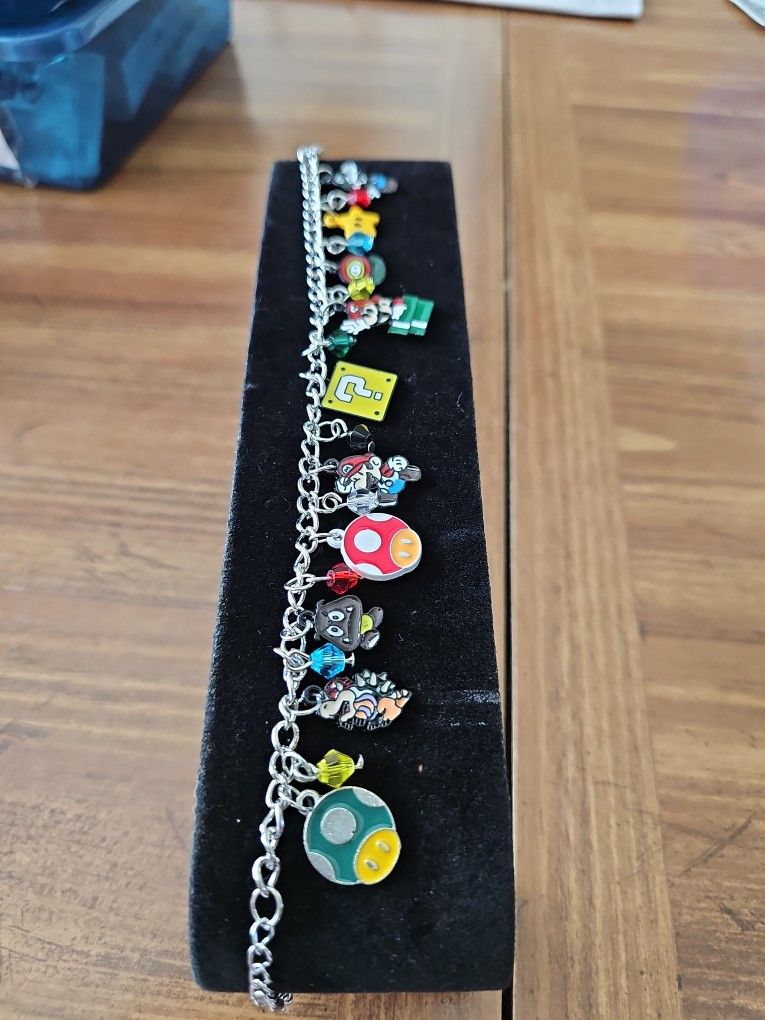 New Mario And Friends Charm Bracelet 
