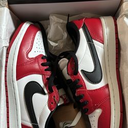 Air Jordan One Chicago Lows 2025