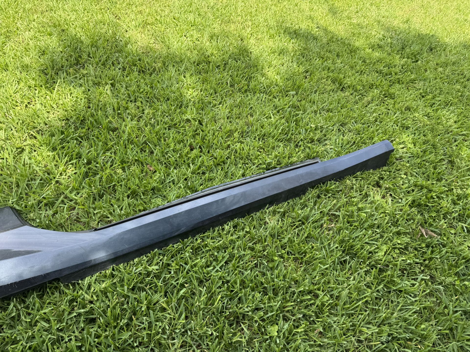 2016-2023 chevrolet camaro rocker molding 