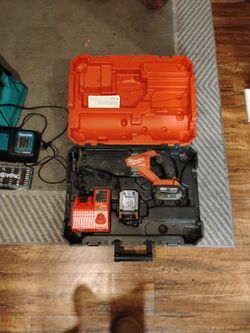Milwaukee Saw Set