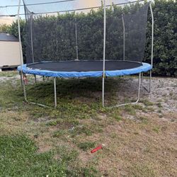 Free Trampoline 