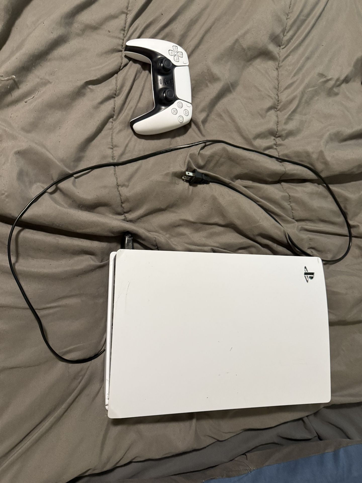 Ps5 with white controller
