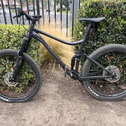 Giant Stance  Mountain Bike Size “L”