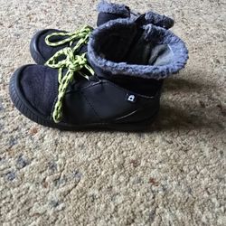 Oomphies Ryland Toddler Boys Boot /Size 11Y /Black Lined