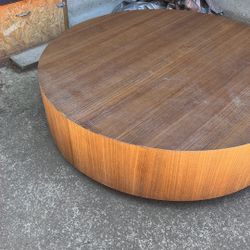 Solid circle table Just For You 