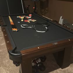 Pool Table / Ping pong table 