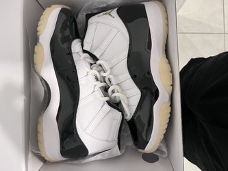 Size 8 Jordan 11
