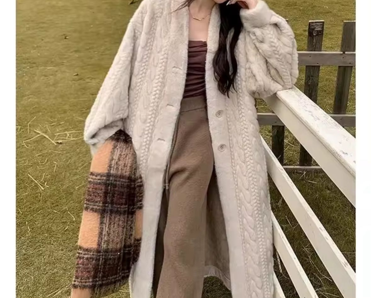 Coat / Clothes