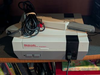 Original Nintendo NES Bundle + Zapper + 635-Game Cartridge