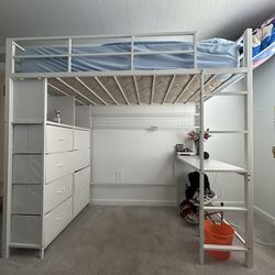Loft bed/desk/dreser