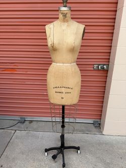 Vintage dress form  wolf model dress form model 1969 size 9 