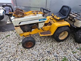 International Cub Cadet 1250 tractor