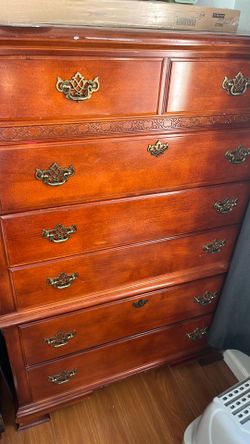 Real wood dresser 6 drawer