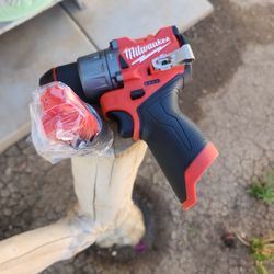 Milwaukee Hammer Drill M12 New With Bat.2.0.