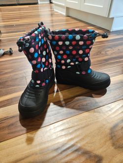 Girl's Snow Boots Size 1