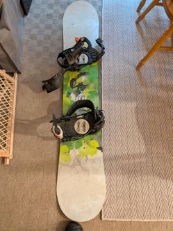 Forum freestyle 158 wide snowboard with Ride bindings