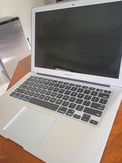 Laptop apple