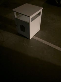 Pet Hideaway End Table / Cat House Nightstand