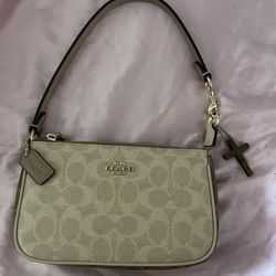 COACH bag Nolita 19