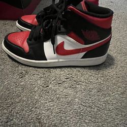 Size 8.5 Men Jordan 1 Mid White Black Red