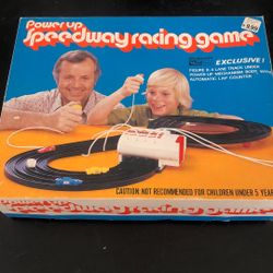 VINTAGE  1976  TOMY SPEED RACE GAME