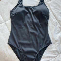 New Beautiful Black ⚫️ Bathing Suit Size XL. 👀 SEE PHOTOS.  CASH PICKUP ONLY 