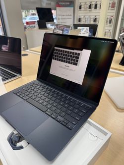 MacBook Air M3 2024 256 GB SSD 8GB Ram Midnight blue