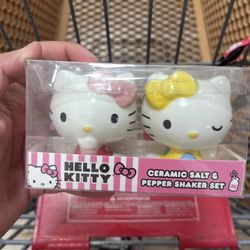 Hello Kitty Salt And Pepper Shakers 