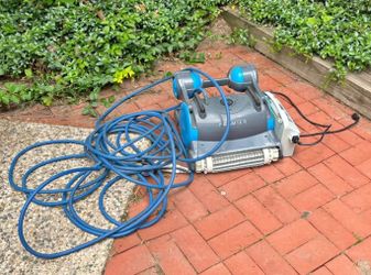 Dolphin Premier Robotic Pool Cleaner