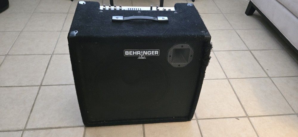 Behringer Combo Amp