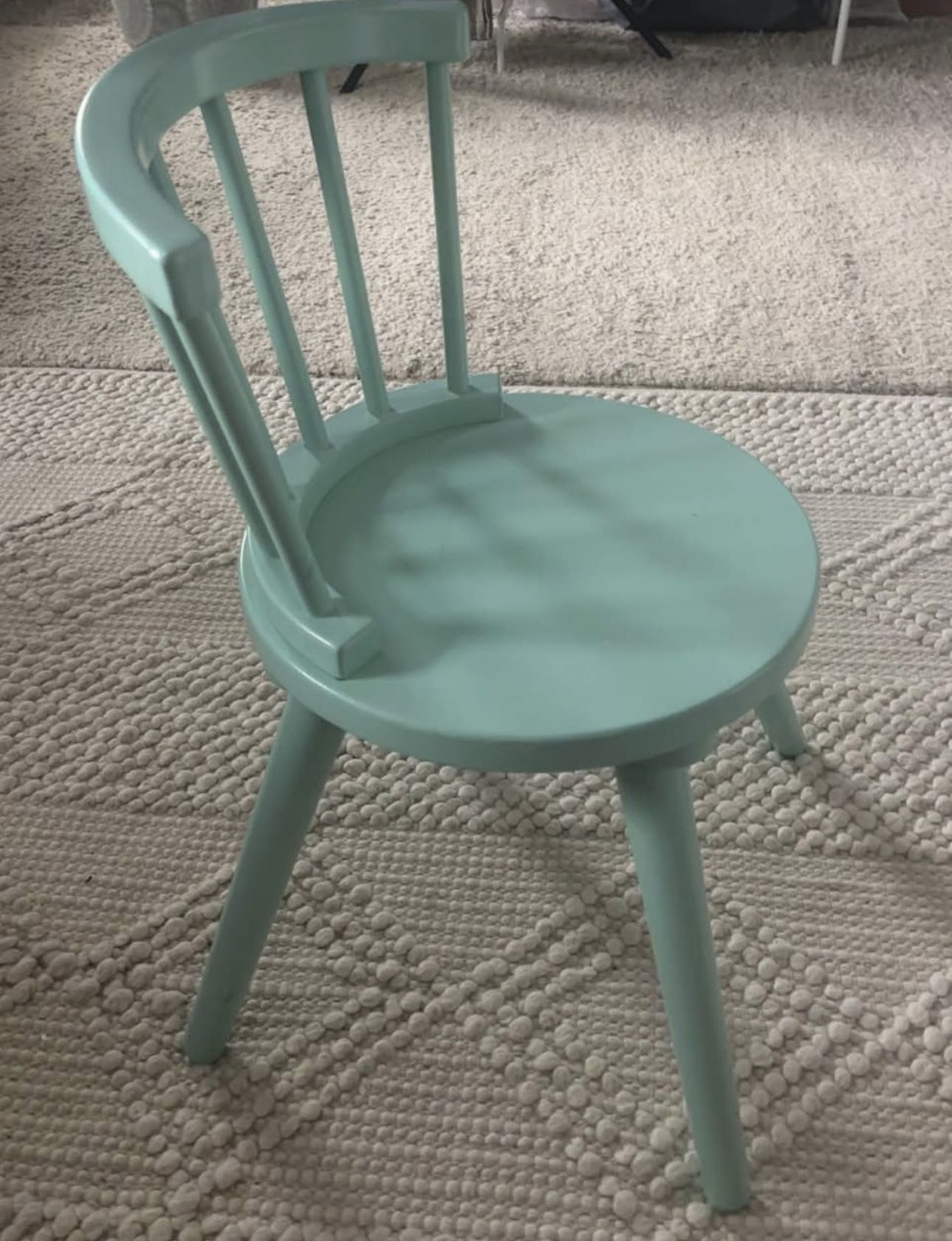 Delta Children’s Windsor-Style Child’s Chair