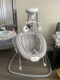Baby swing/Bouncer