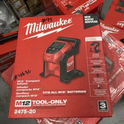 Milwaukee M12 12-Volt Lithium-Ion Cordless Electric Portable Inflator (Tool-Only)