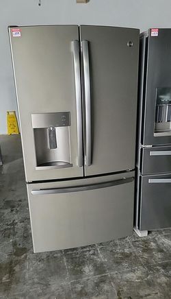 GE French Door Fridge – Slate, Ice/Water Dispenser