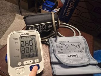 Omron Blood Pressure & Heart Rate Monitor w/ Large Cuff (32-42cm)
