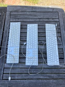 3 Apple Wired USB Keyboard Model