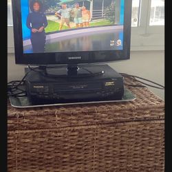 Samsung 19 WELL MADE TV -Has Small Antenna  NTSC/ATSC/QAM Free Over Air 