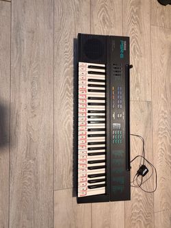 Yamaha PSR-6 Keyboard Piano