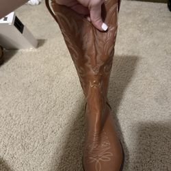 COWGIRL BOOTS