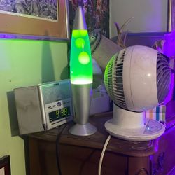 lava lamp + 2 extra bulbs