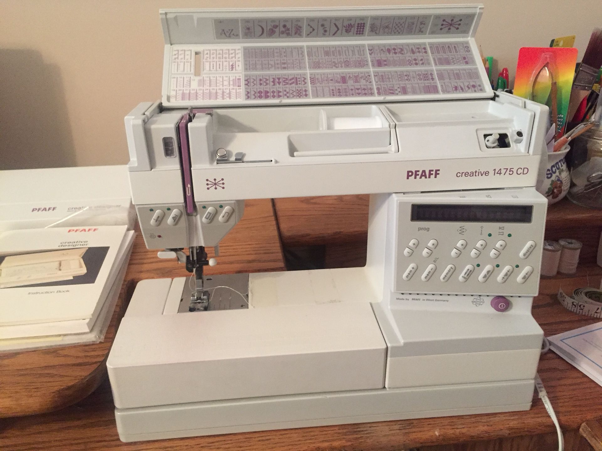 Pfaff 1475 CD Computerized Sewing Machine