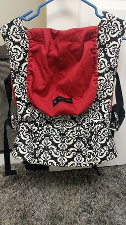 Petunia Pickle Bottom Ergobaby carrier