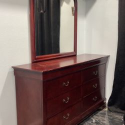 Dresser Set